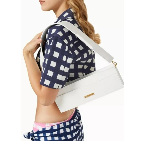 LIKE NEW AUTHENTIC JACQUEMUS Le Ciuciu Leather Shoulder Bag in White - Picture 5 of 11